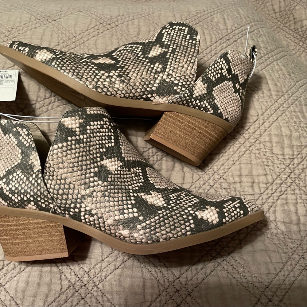 NWT snake print bootie